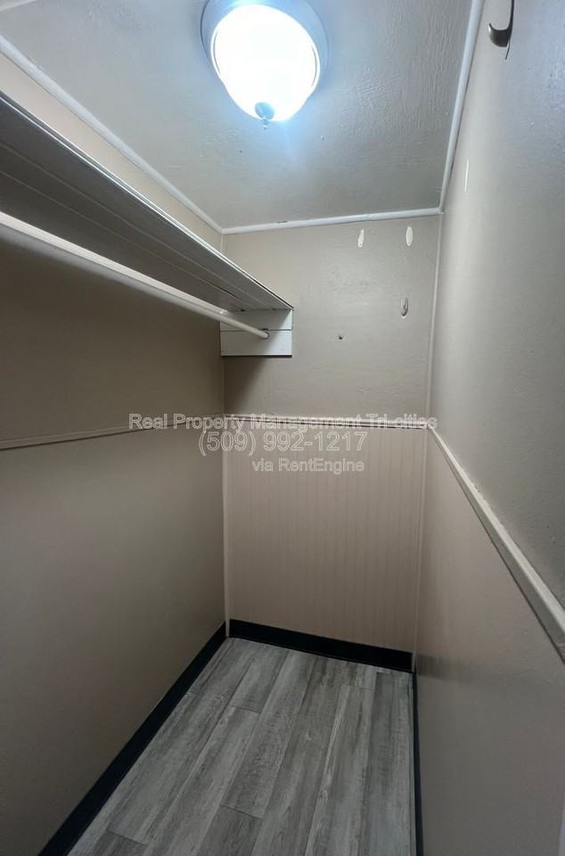 508 9th St #6 - Photo 7 of 7