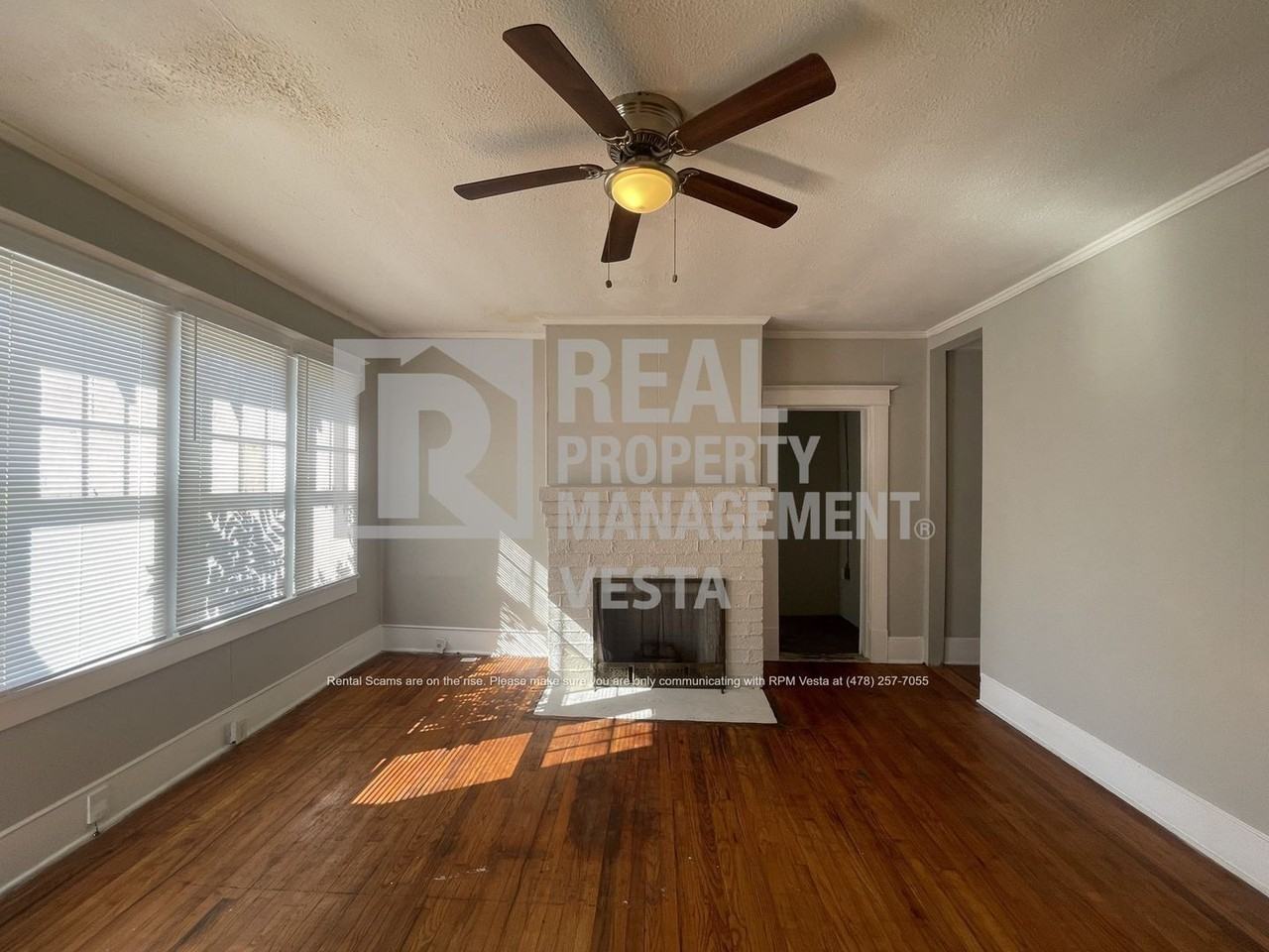 2389 Beech Ave - Photo 2 of 16