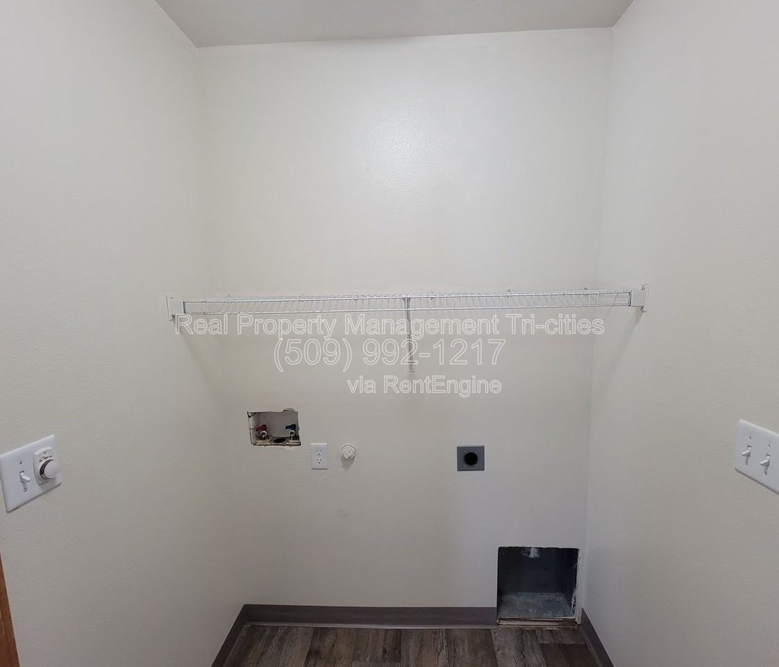6321 Thistledown Dr - Photo 5 of 13
