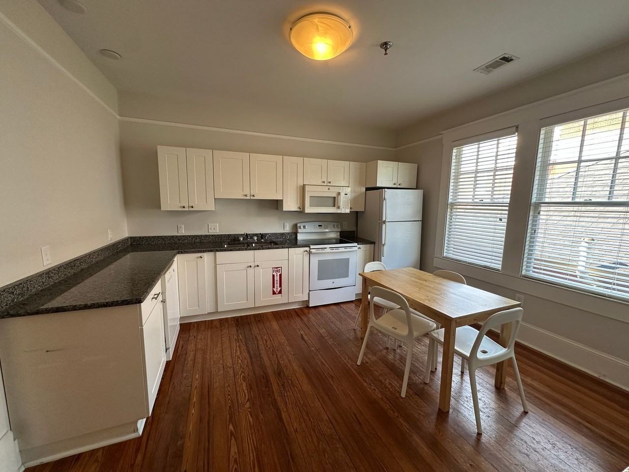 1268 College St #3 - Photo 3 of 12
