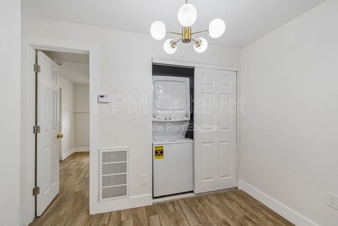 6905 1/2 N Duncan Ave #A - Photo 5 of 26