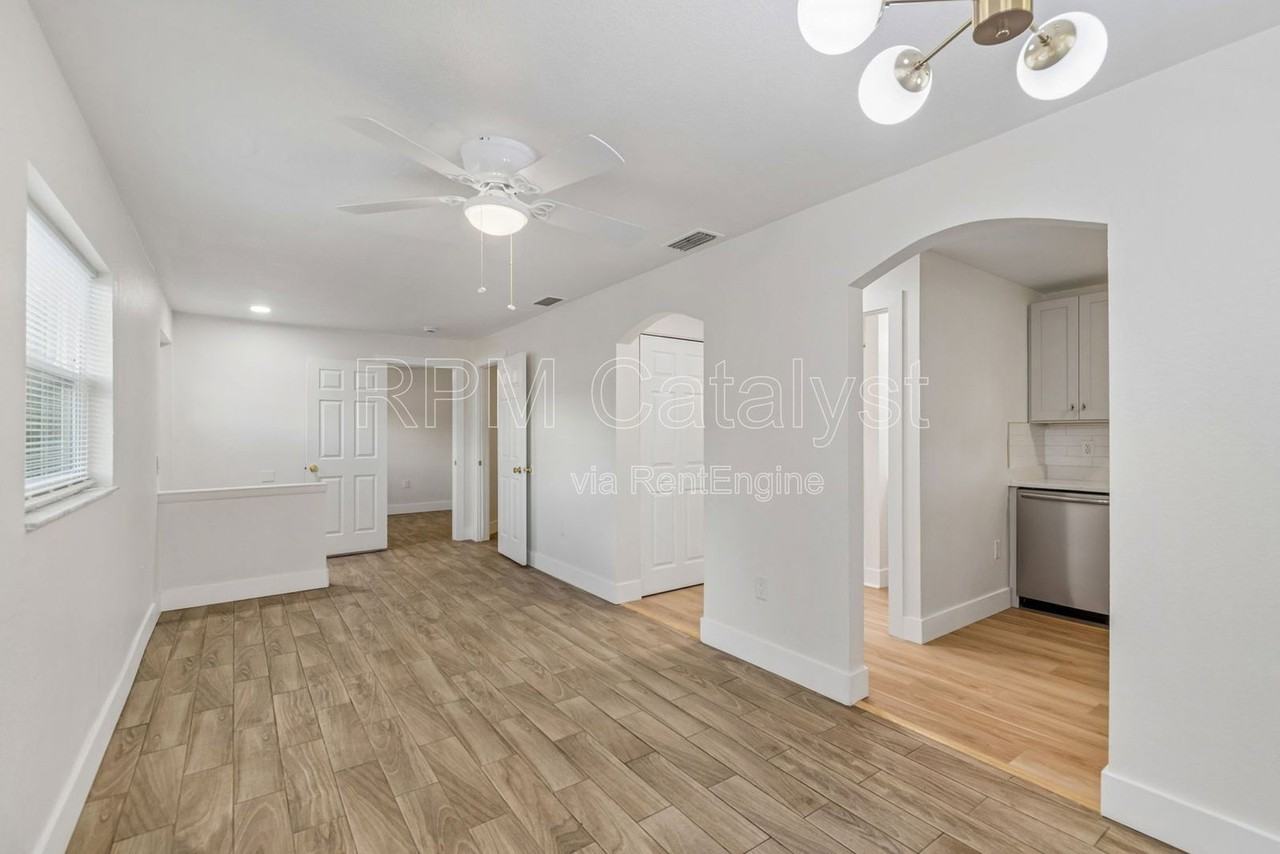 6905 1/2 N Duncan Ave #A - Photo 7 of 26