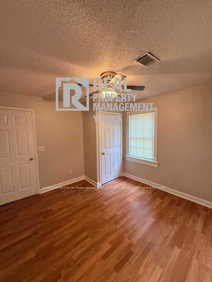 3163 High Point Dr - Photo 4 of 12