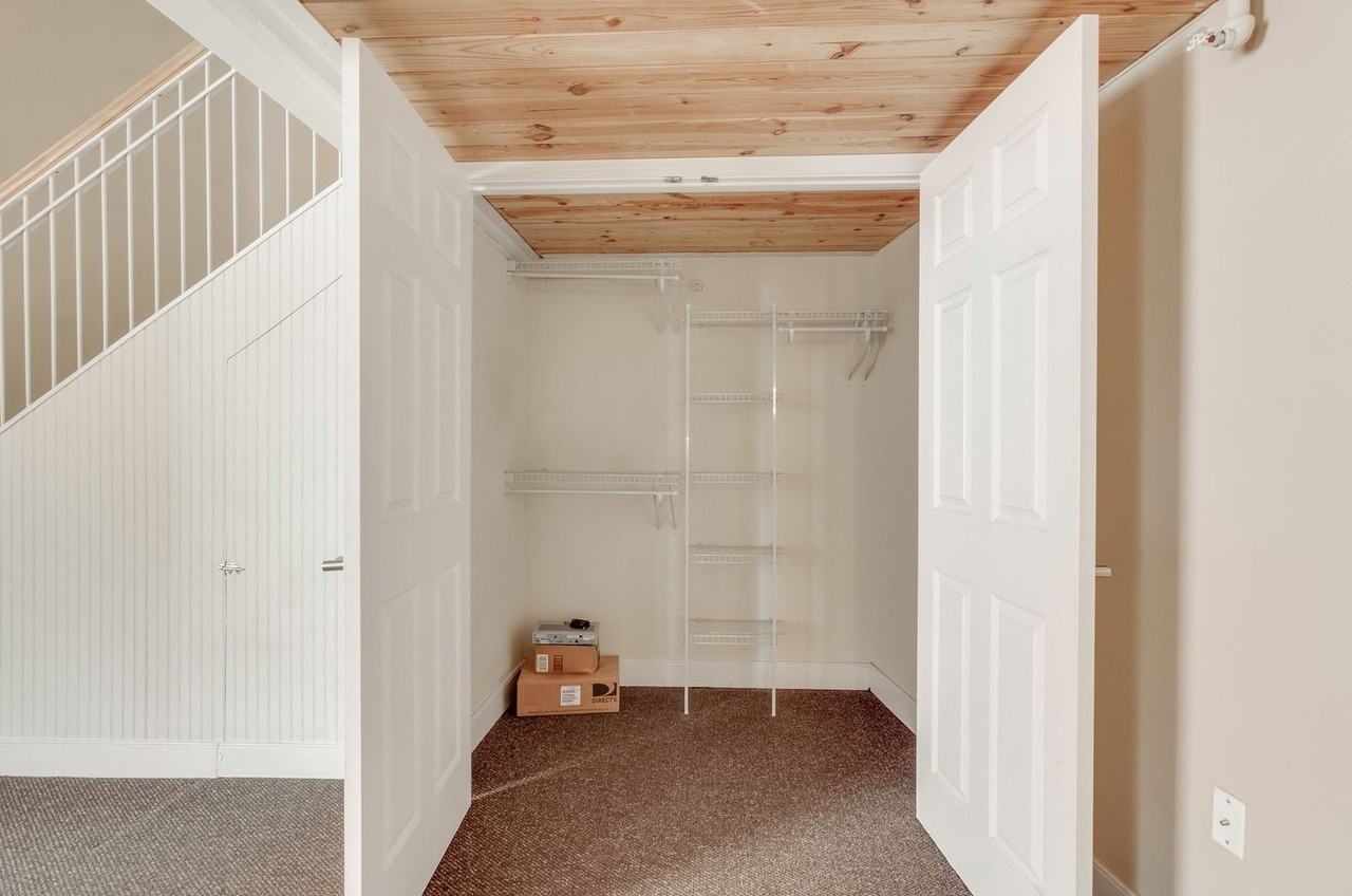 1321 1/2 E Main St #305 - Photo 5 of 12