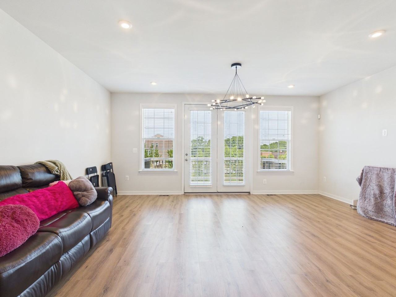 1405 Kerr Dr - Photo 5 of 46