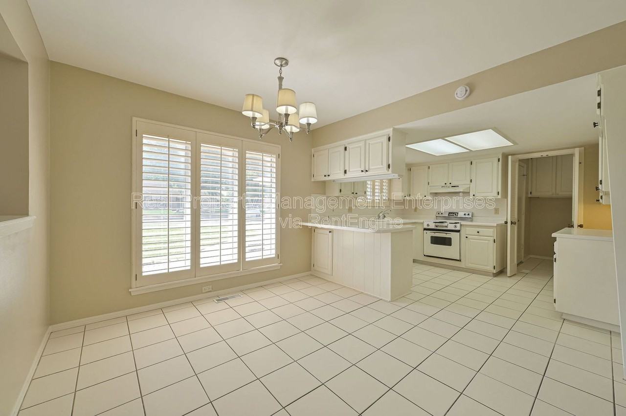 7016 Stonycreek Dr - Photo 6 of 31