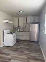 featured image of 1301 Evergreen St #C