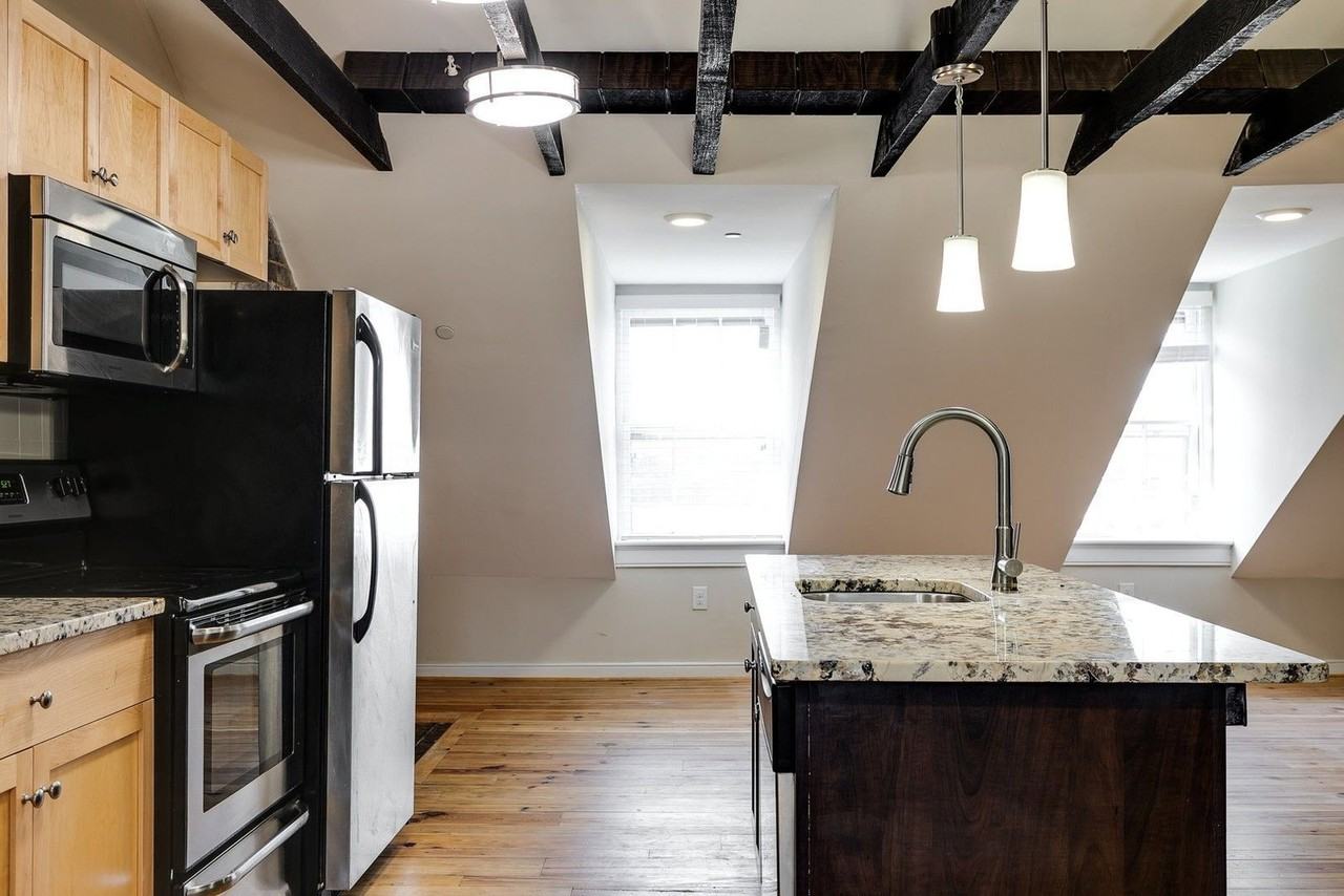 1710 E Franklin St #17 - Photo 2 of 23