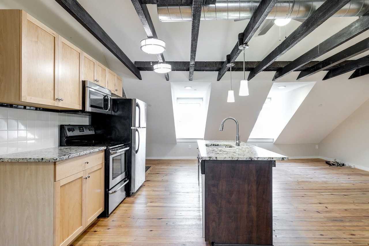 1710 E Franklin St #17 - Photo 3 of 23