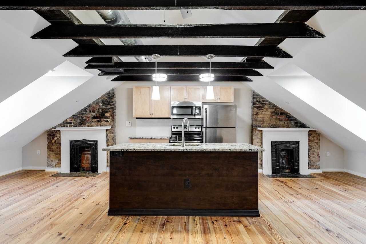1710 E Franklin St #17 - Photo 4 of 23