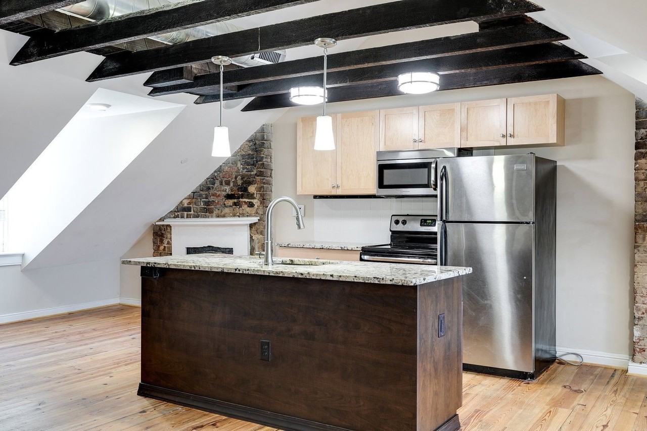 1710 E Franklin St #17 - Photo 5 of 23