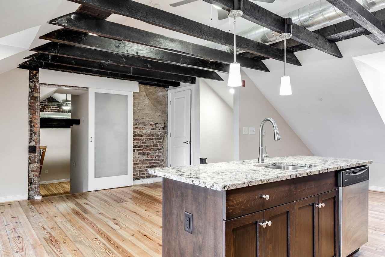 1710 E Franklin St #17 - Photo 6 of 23