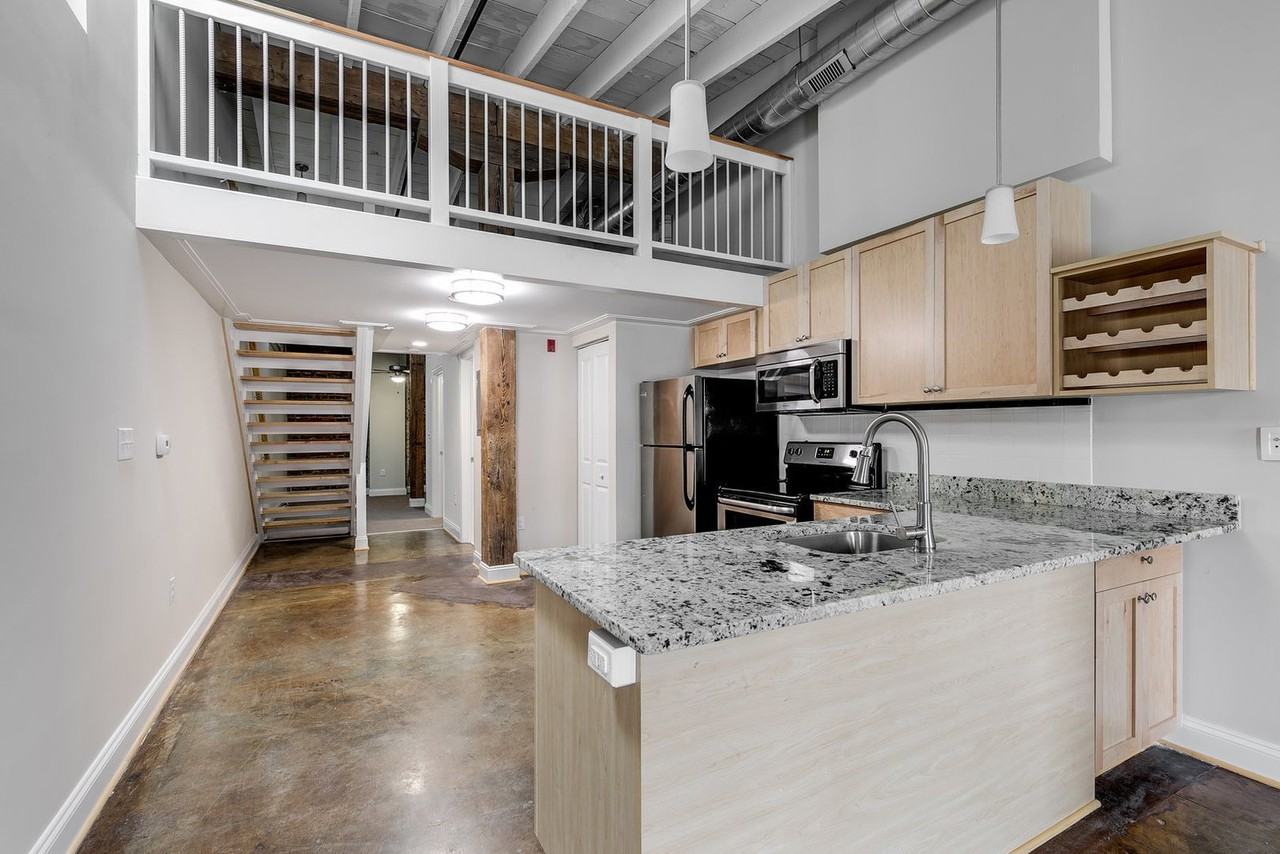 1710 E Franklin St #04 - Photo 2 of 25