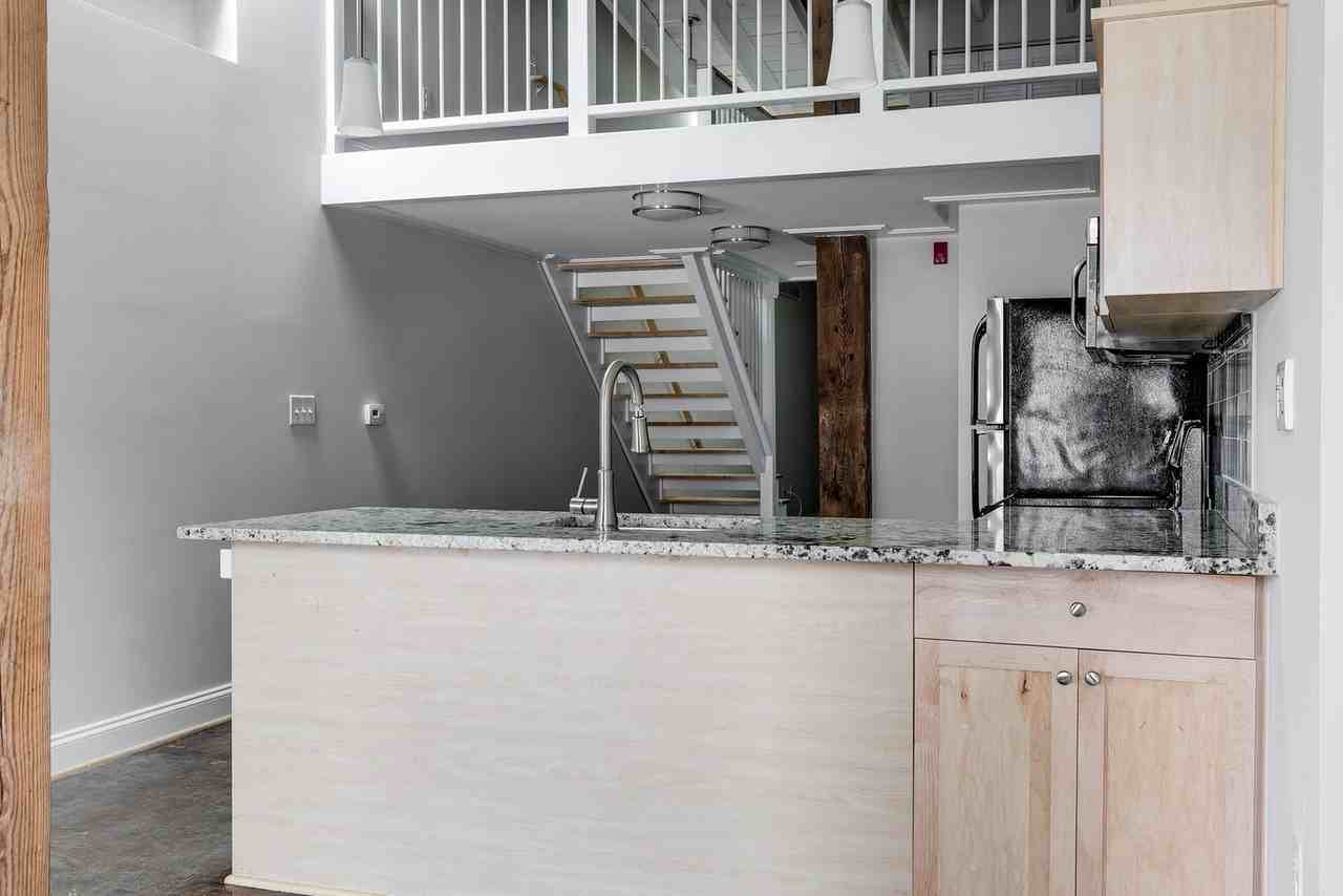 1710 E Franklin St #04 - Photo 3 of 25