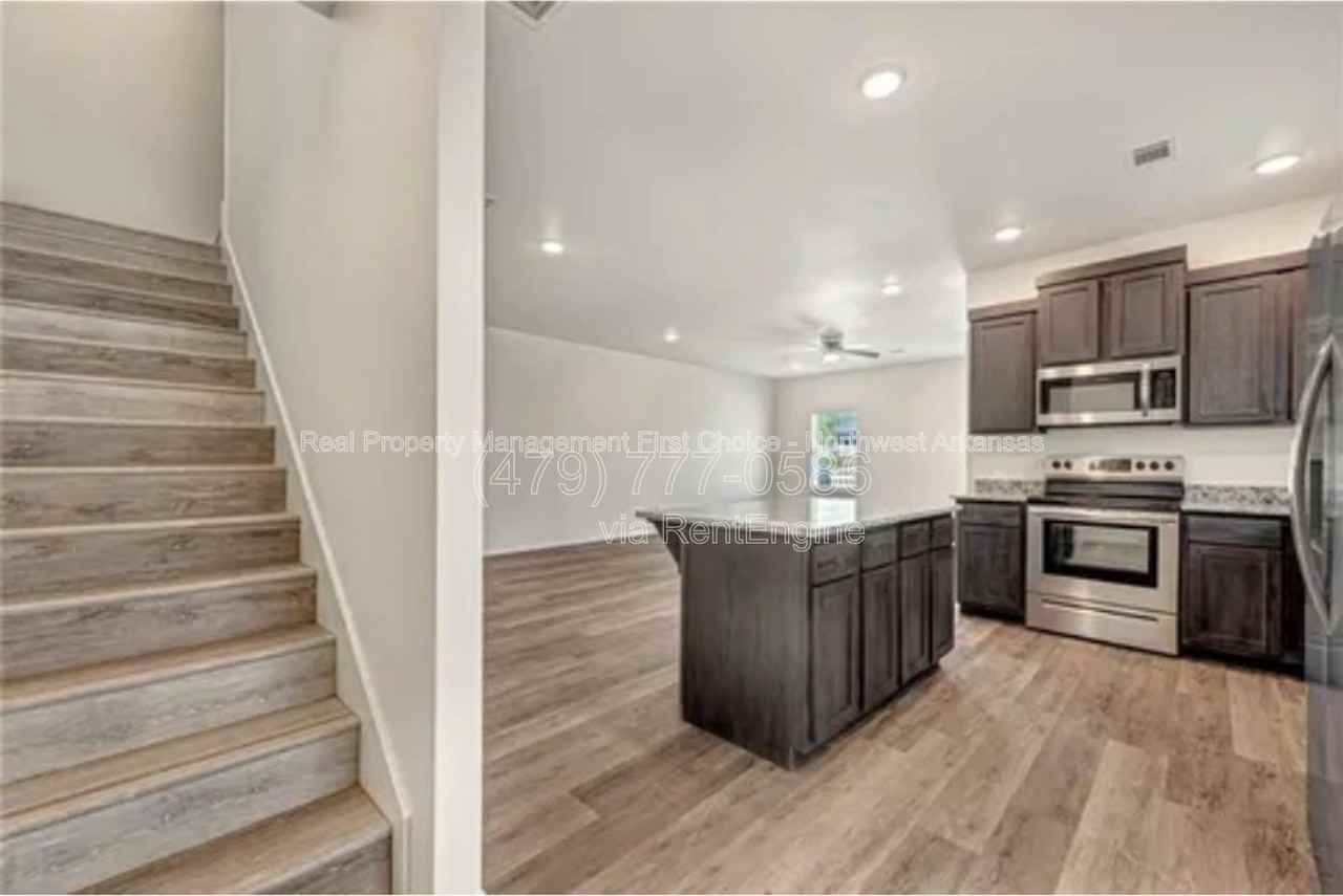 733 S Benchmark Ln #2 - Photo 6 of 26