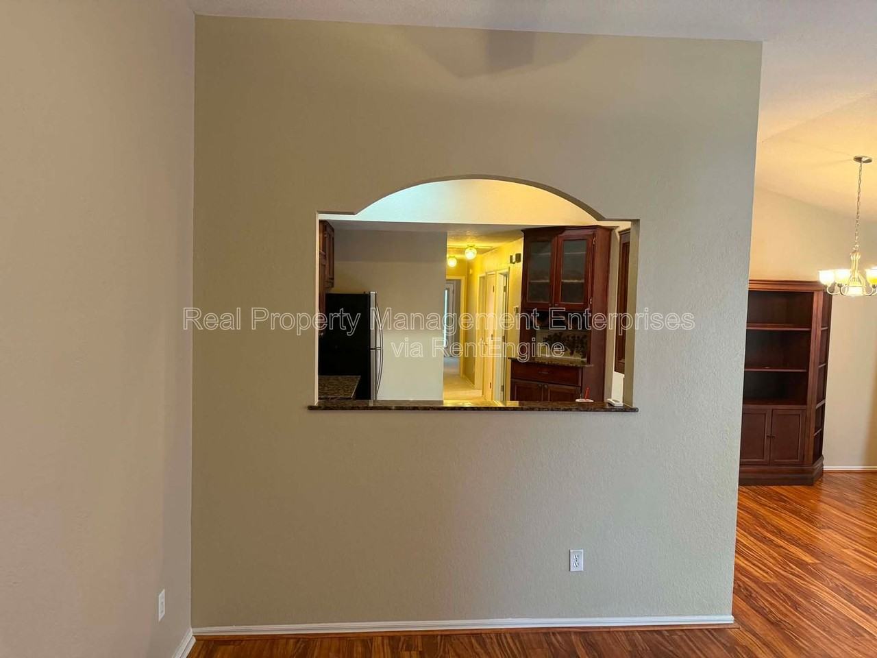 4101 Heritage Place Dr - Photo 7 of 29
