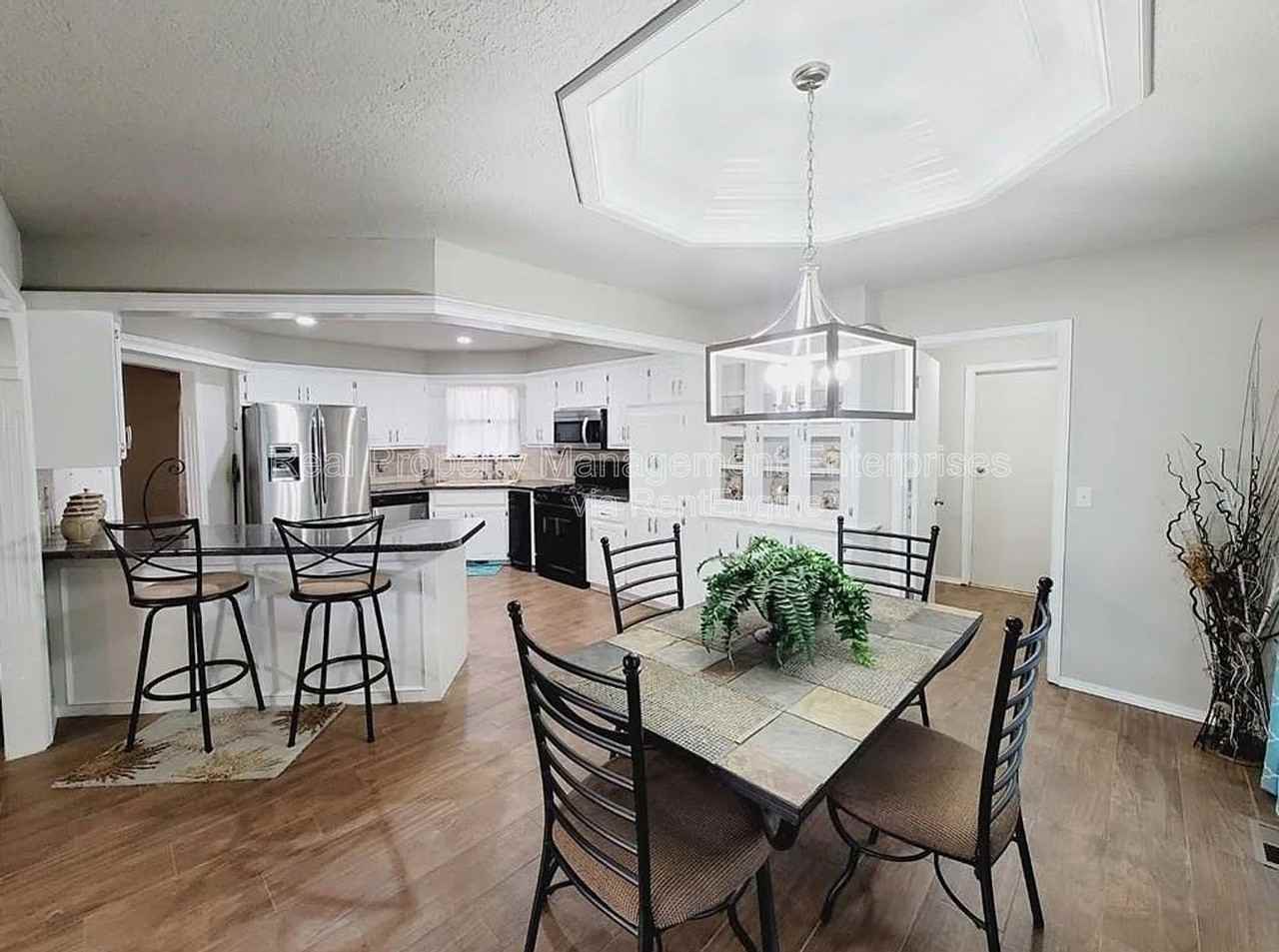 1336 Sw 109th Pl - Photo 7 of 23