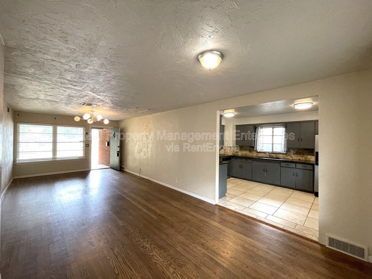 2225 Nw 50th St - Photo 3 of 15
