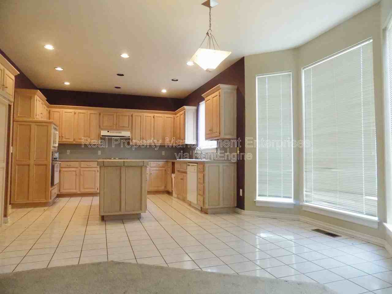 10018 Birkenhead Ct - Photo 6 of 19
