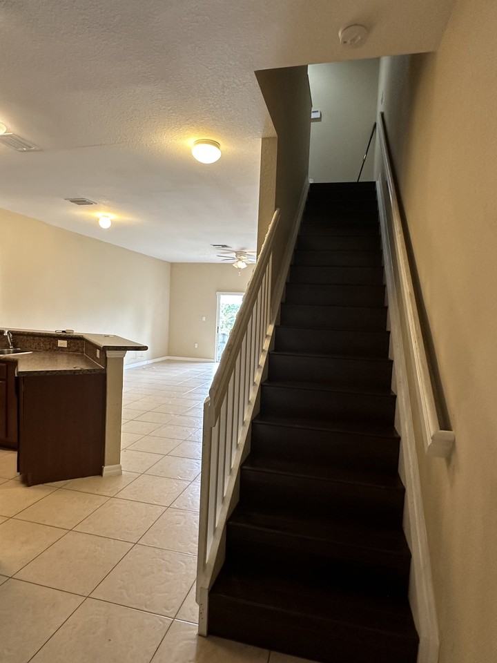 3530 Nw 29th Ct #0 - Photo 6 of 45
