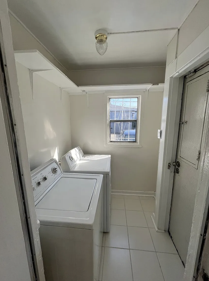 1110 W 92nd St #1110 - Photo 7 of 11