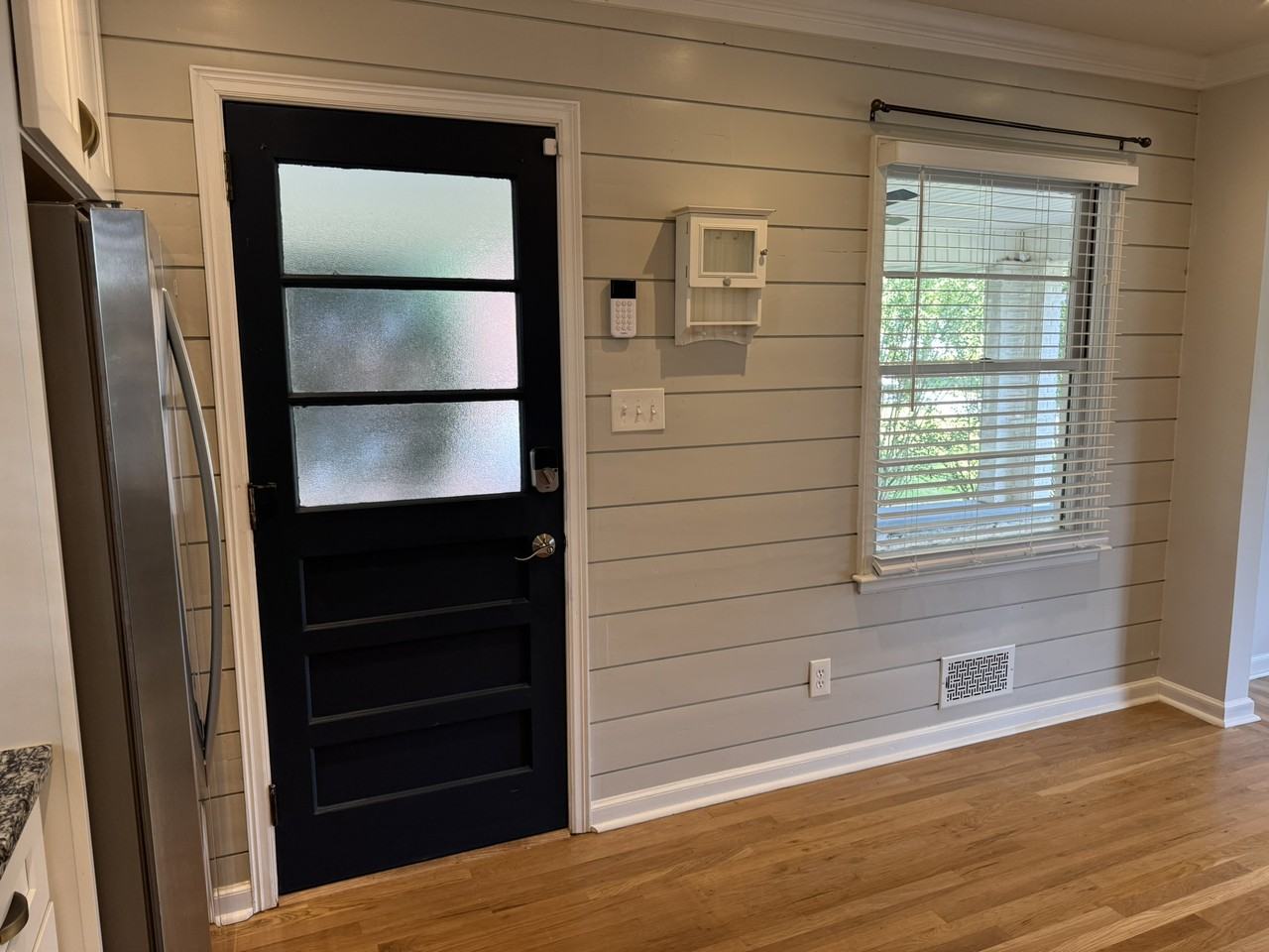 2015 Montrose Dr #NA - Photo 2 of 40