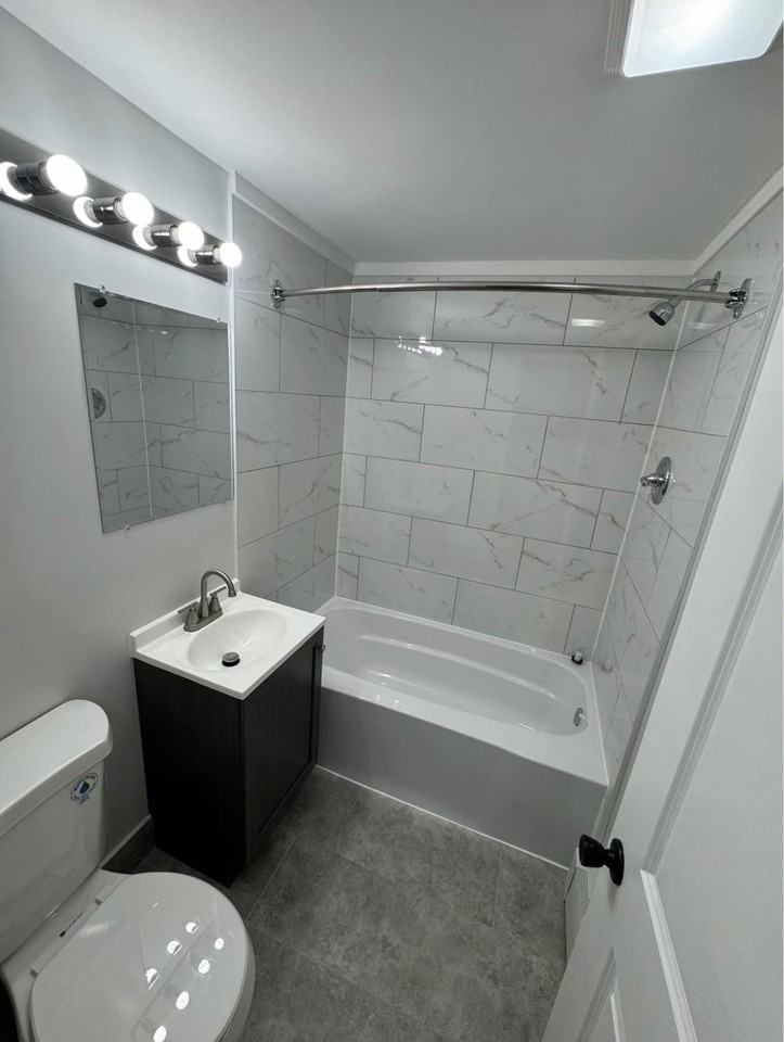 409 Oakland Ave #2 - Photo 2 of 5