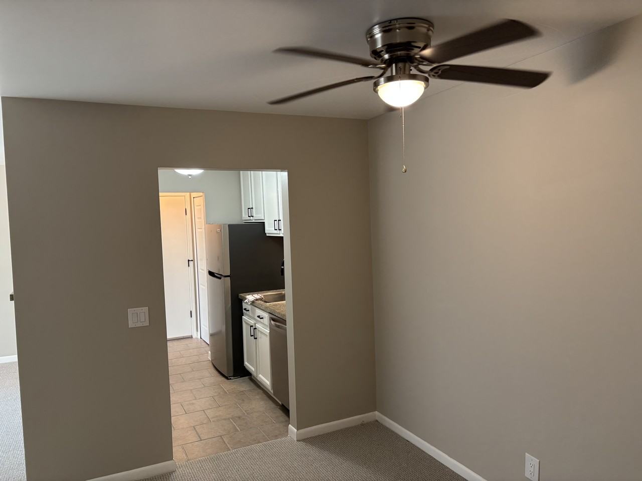 7050 Villa Dr #5 - Photo 3 of 25