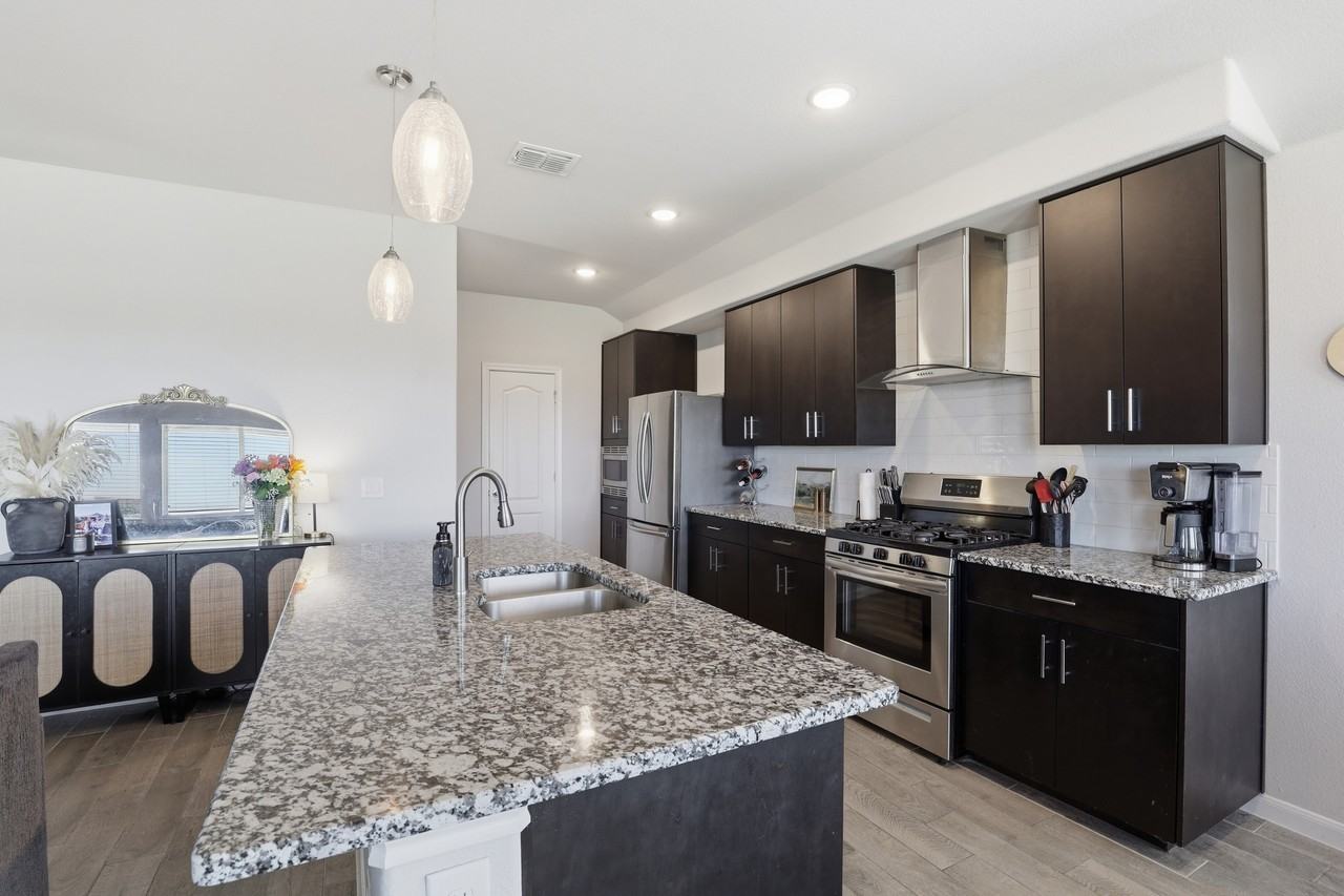 1032 Fairfax Dr #NA - Photo 5 of 28