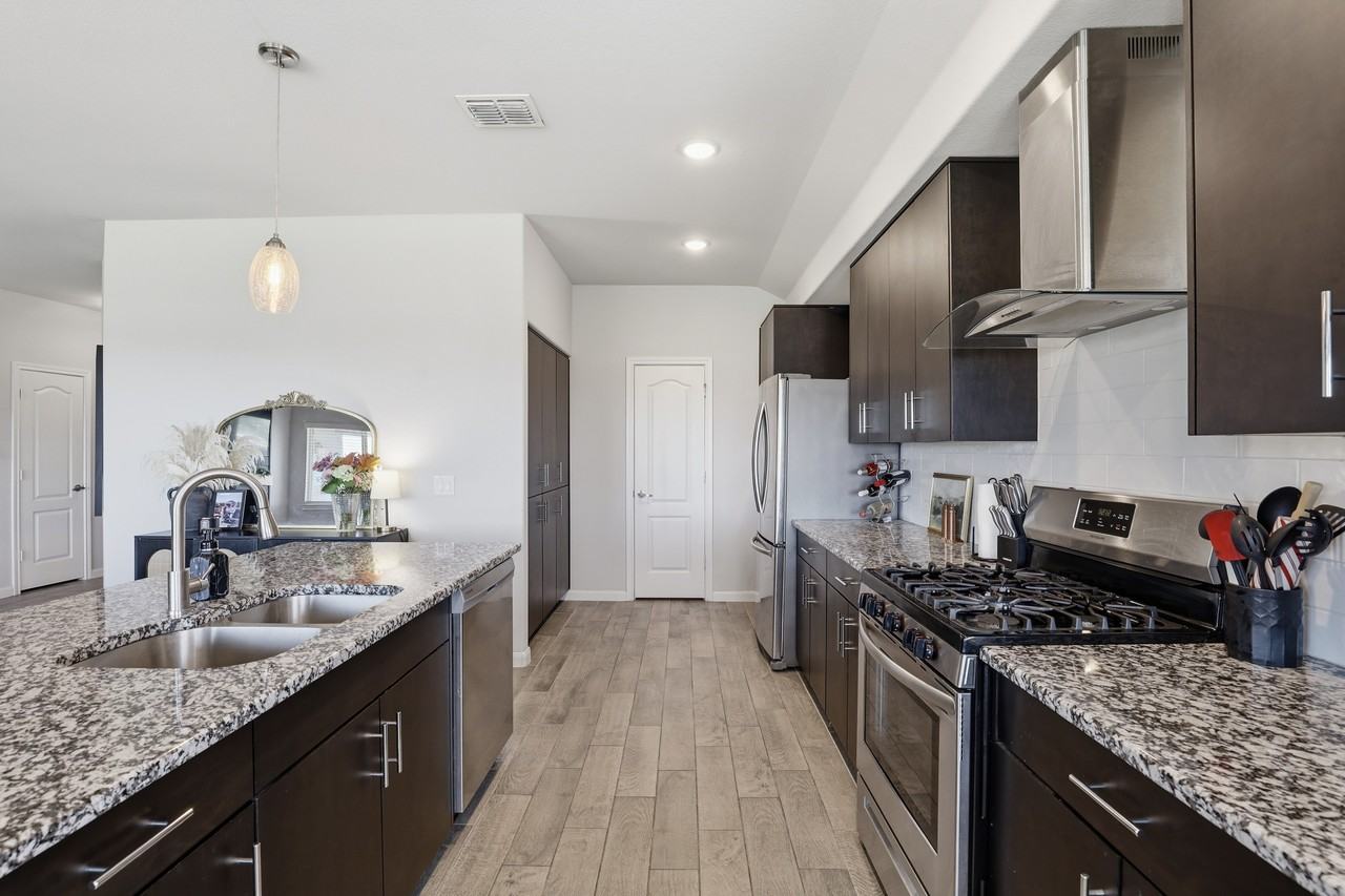 1032 Fairfax Dr #NA - Photo 6 of 28