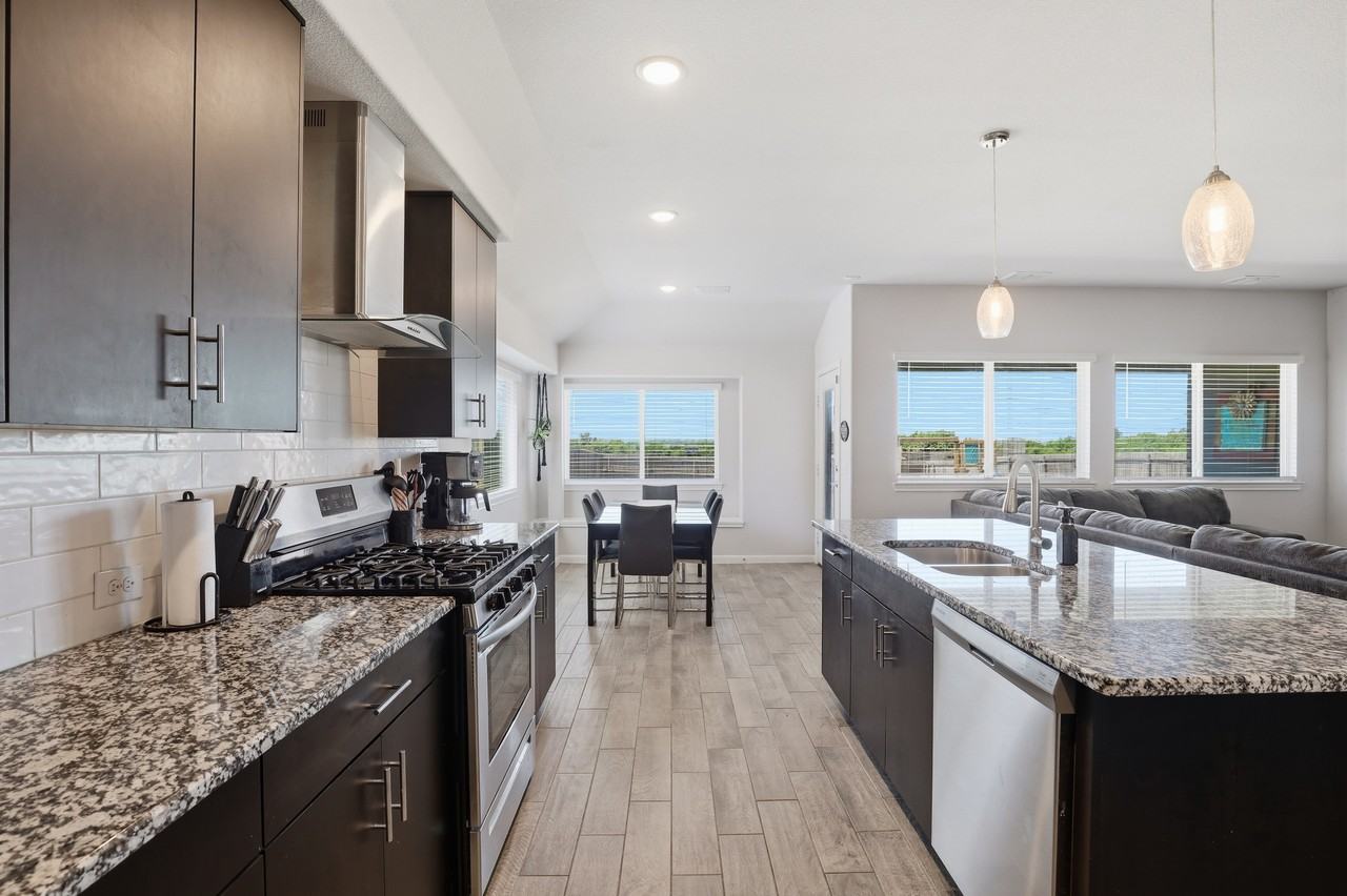 1032 Fairfax Dr #NA - Photo 7 of 28
