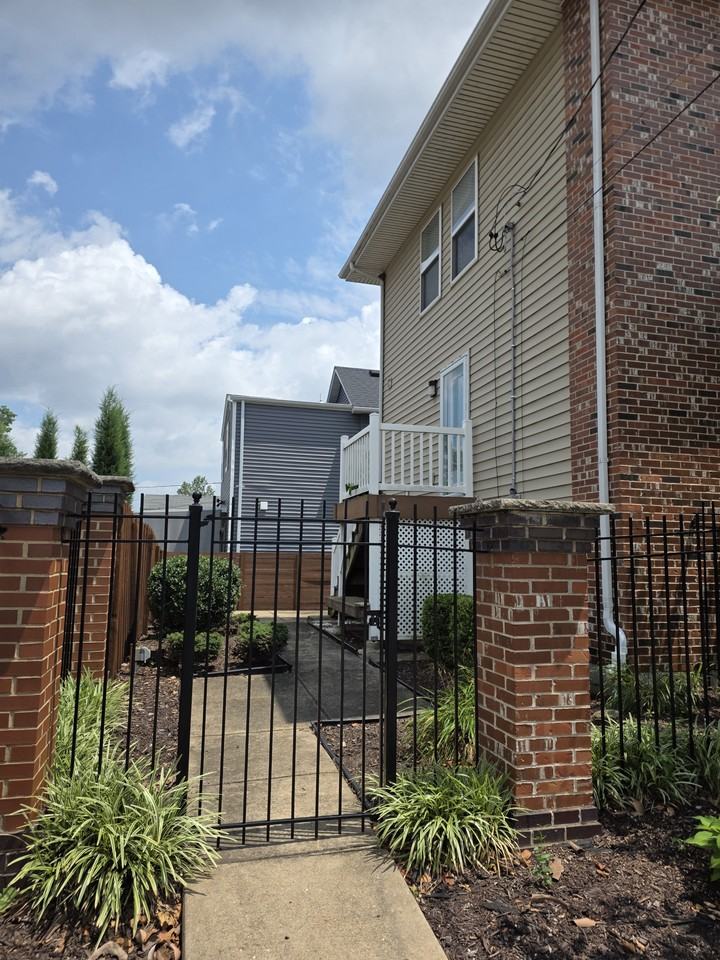 2736 Sublette Ave #NA - Photo 2 of 26