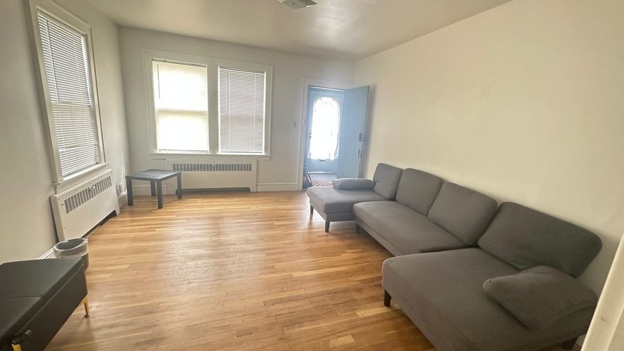 616 Harvard St #2 - Photo 2 of 9