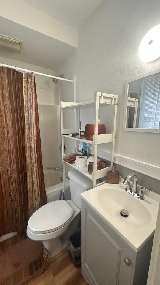 616 Harvard St #2 - Photo 4 of 9