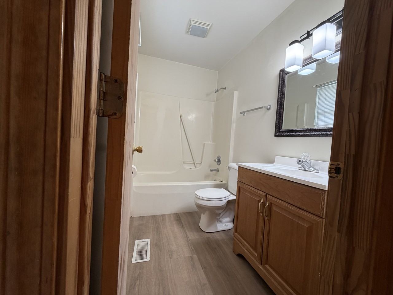 5141 Sherwin Ave #5143 - Photo 7 of 7