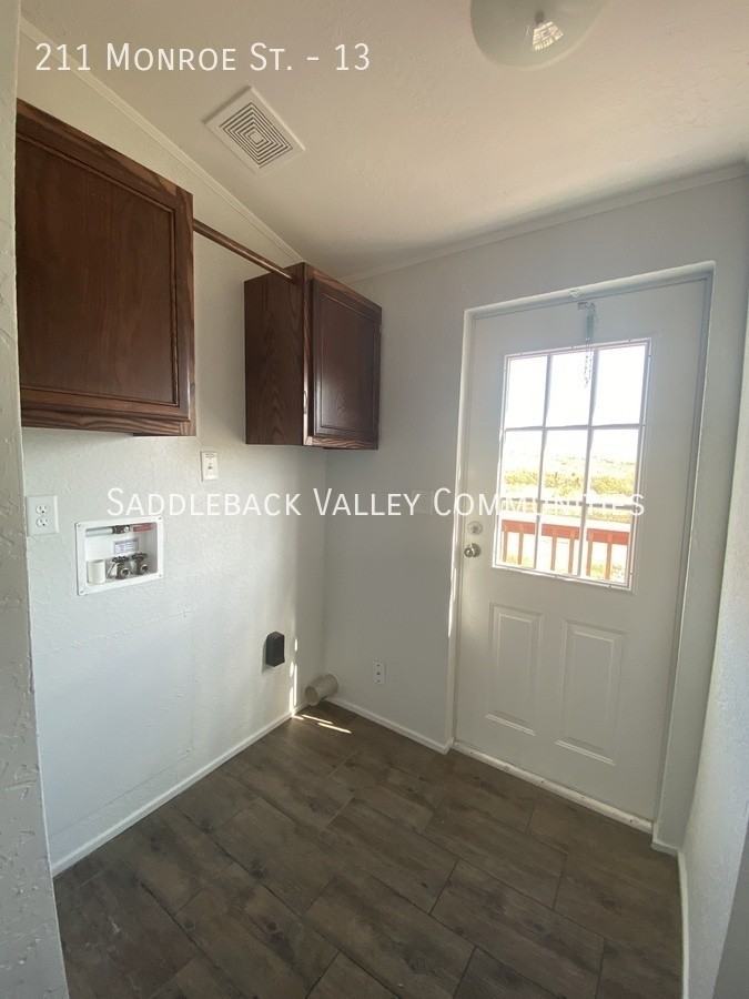 211 Monroe St #13 - Photo 4 of 13