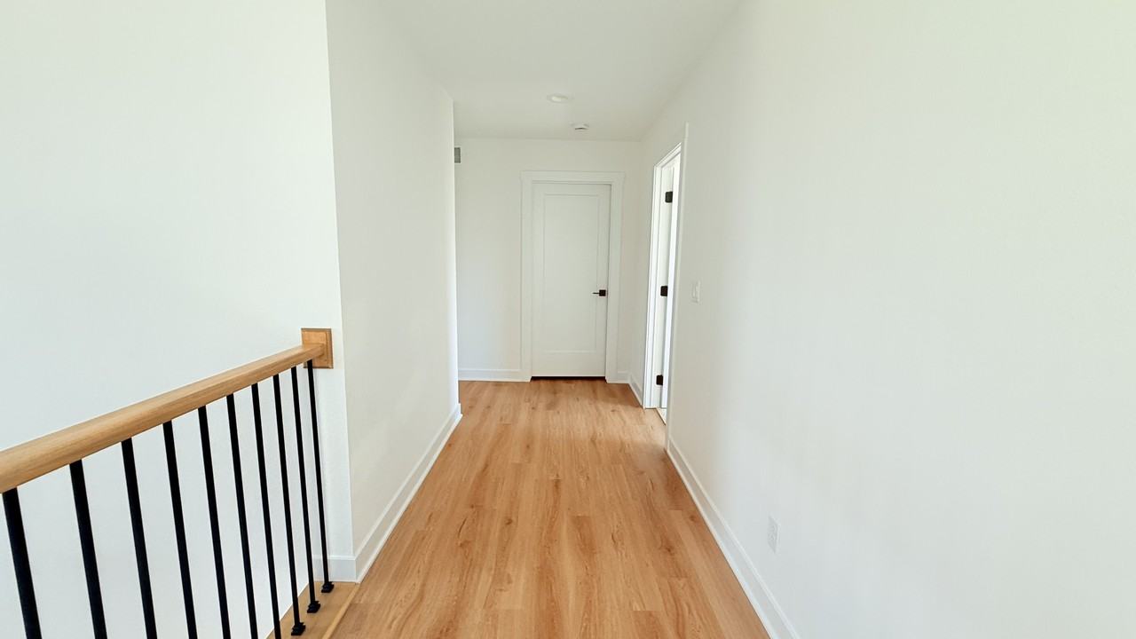 1100 Nw Sproul Dr #NA - Photo 7 of 34