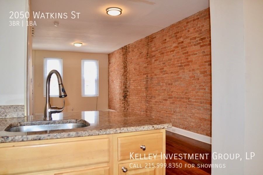 2050 Watkins St - Photo 3 of 40
