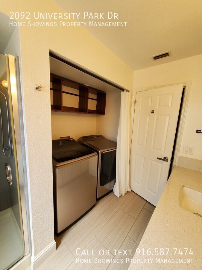 2092 University Park Dr - Photo 3 of 15