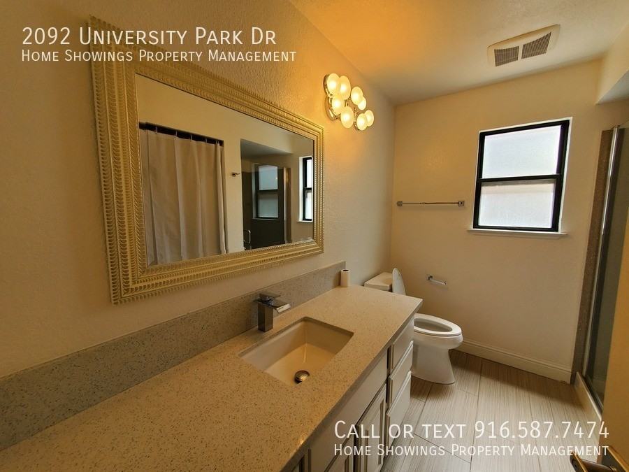 2092 University Park Dr - Photo 4 of 15