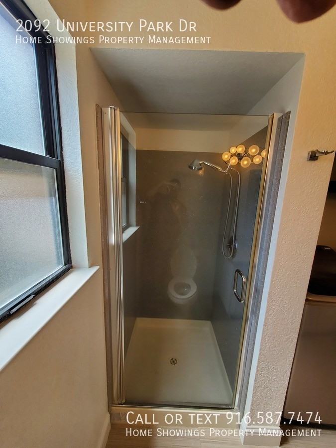 2092 University Park Dr - Photo 5 of 15