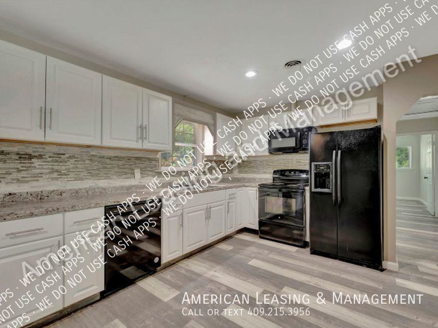 1301 Spring Lake Dr - Photo 6 of 18
