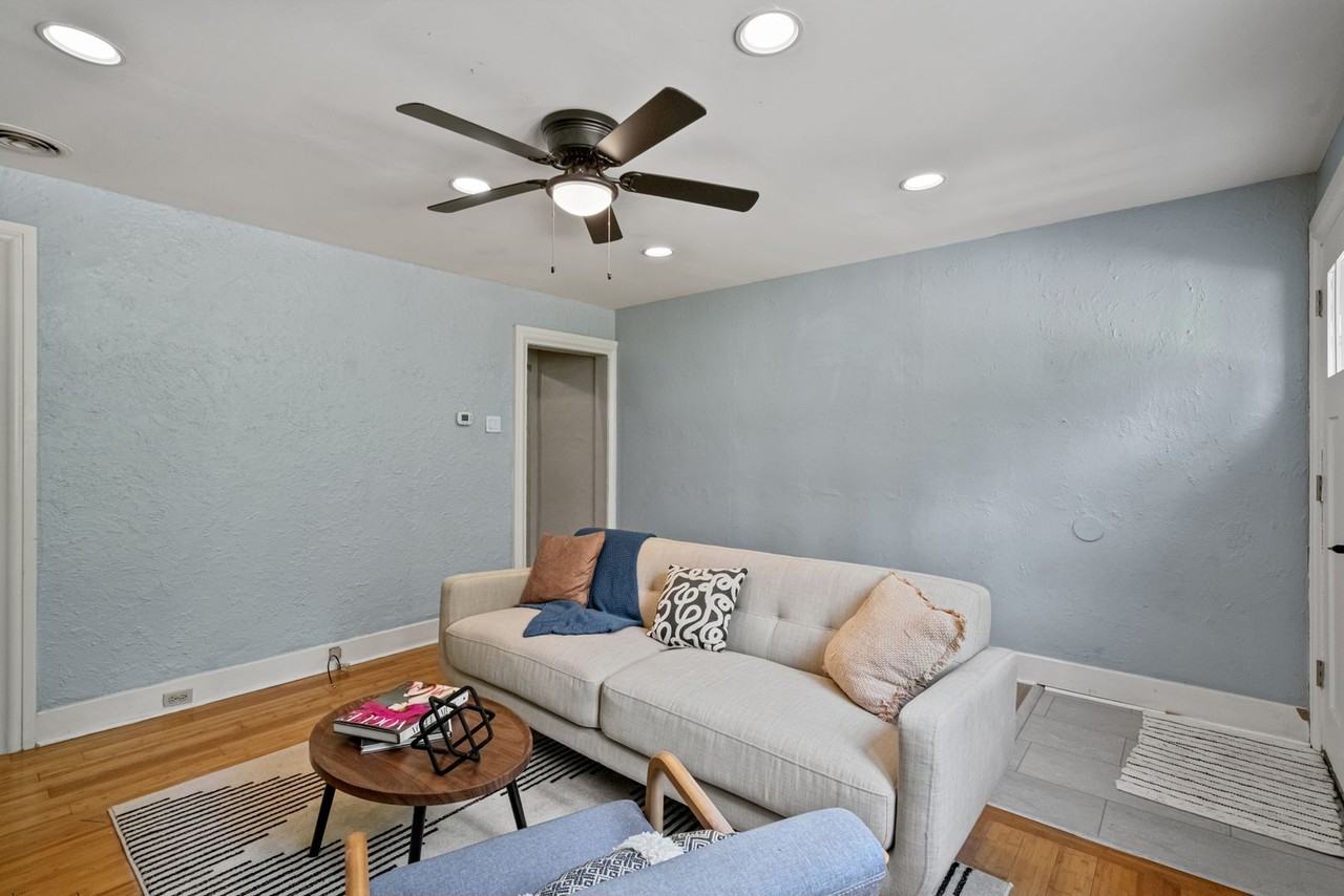 7 Greeley St - Photo 3 of 26