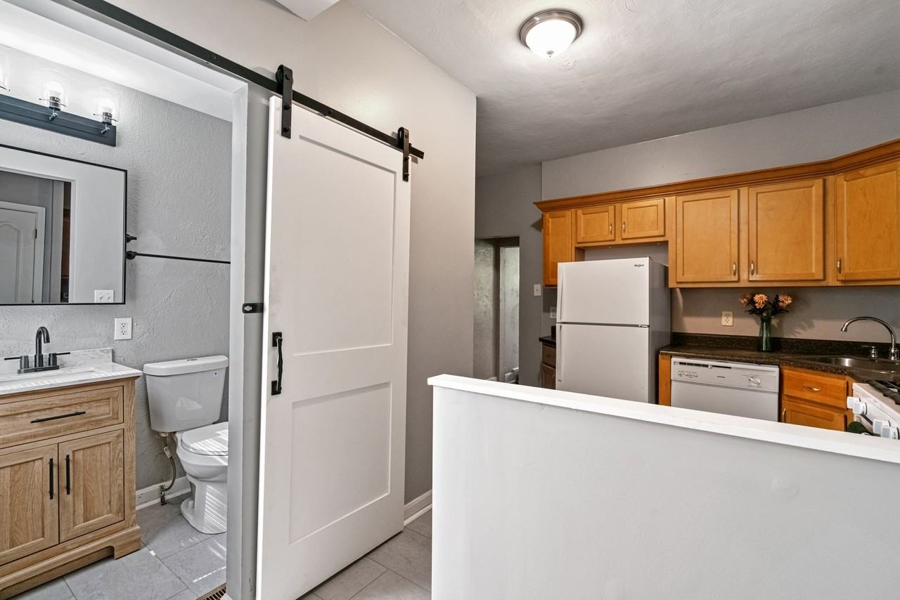 7 Greeley St - Photo 5 of 26