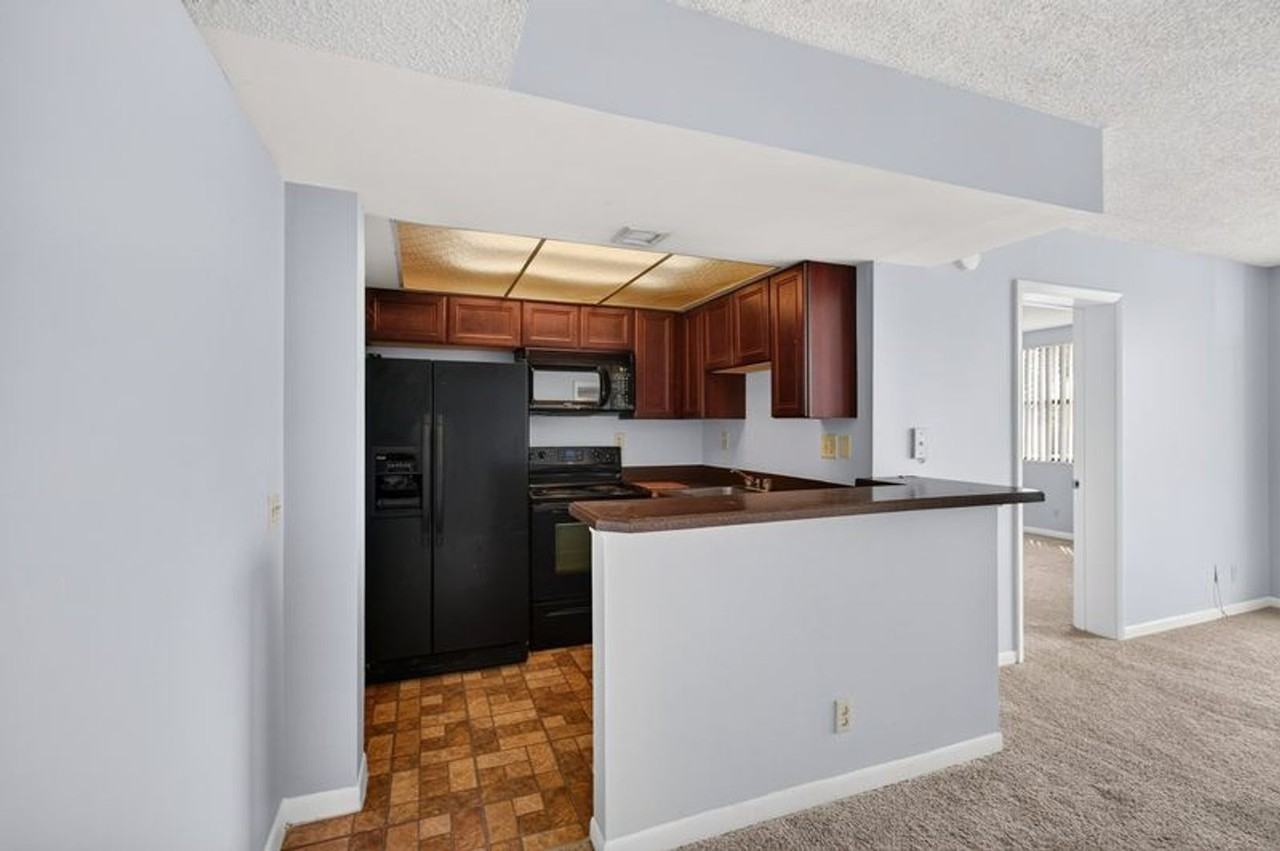 724 Executive Center Dr #31 - Photo 2 of 30