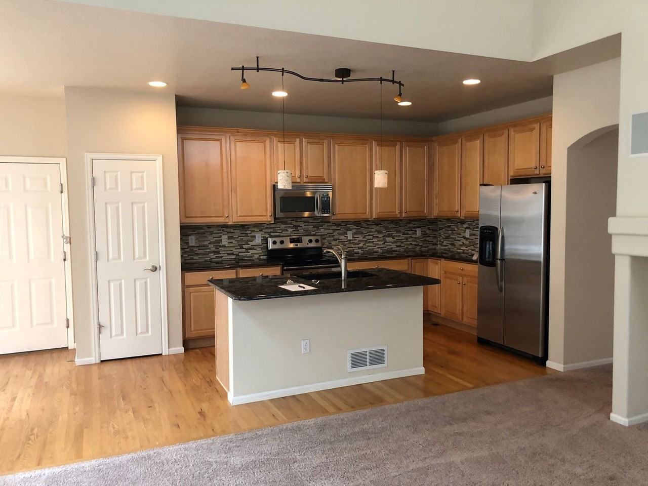 3809 Eclipse Ln - Photo 3 of 16