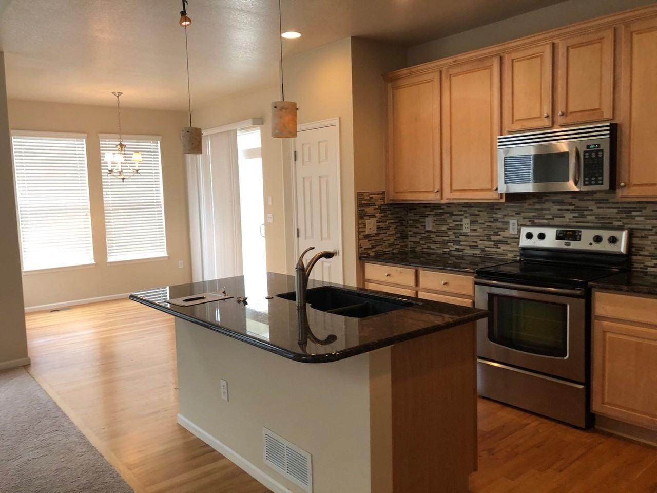 3809 Eclipse Ln - Photo 5 of 16