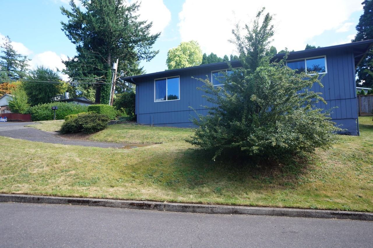 4623 Sw 47th Ave - Photo 2 of 17