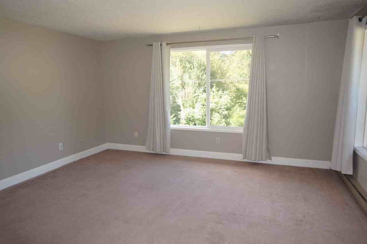 4623 Sw 47th Ave - Photo 4 of 17