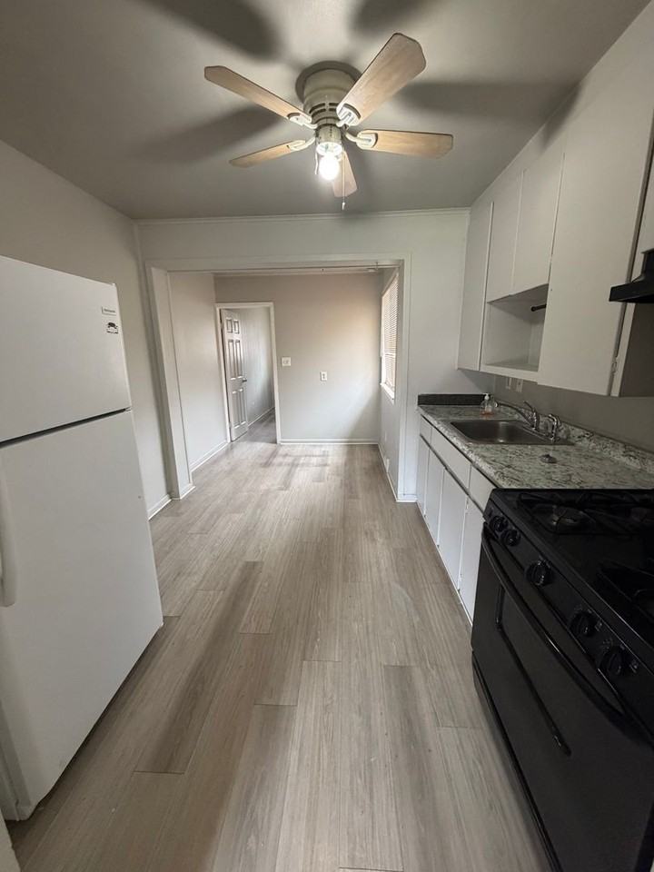 18639 Hazelwood St - Photo 4 of 11